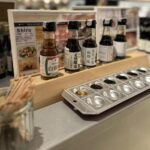 パリの小売店で愛おしい木桶醤油達の試食販売会